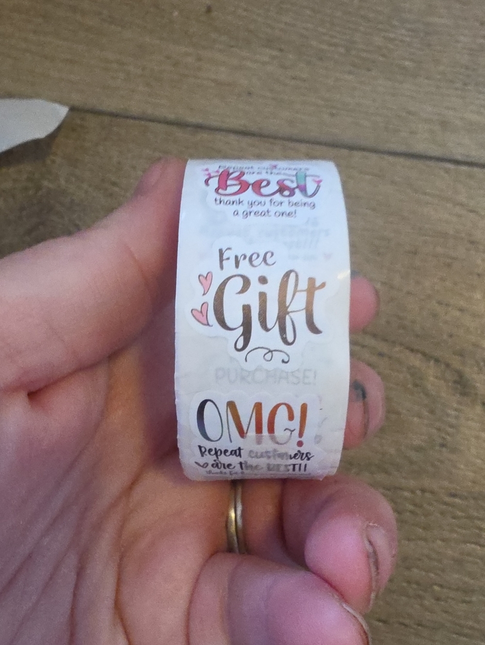 Decorative 'Free Gift' Sticker Roll in White and Rose Gold
